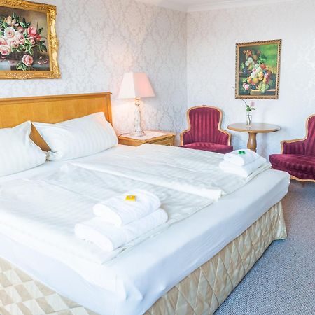 Romantisches Hotel Zur Traube Schwerin Schwerin  Room photo