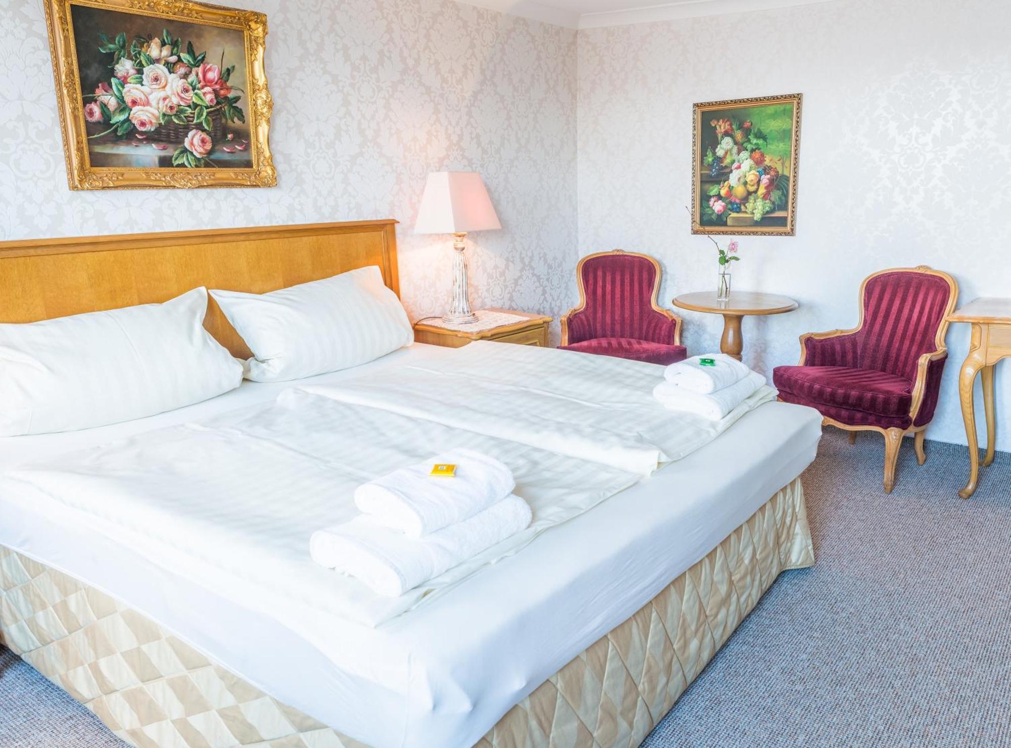 Romantisches Hotel Zur Traube Schwerin Schwerin  Room photo