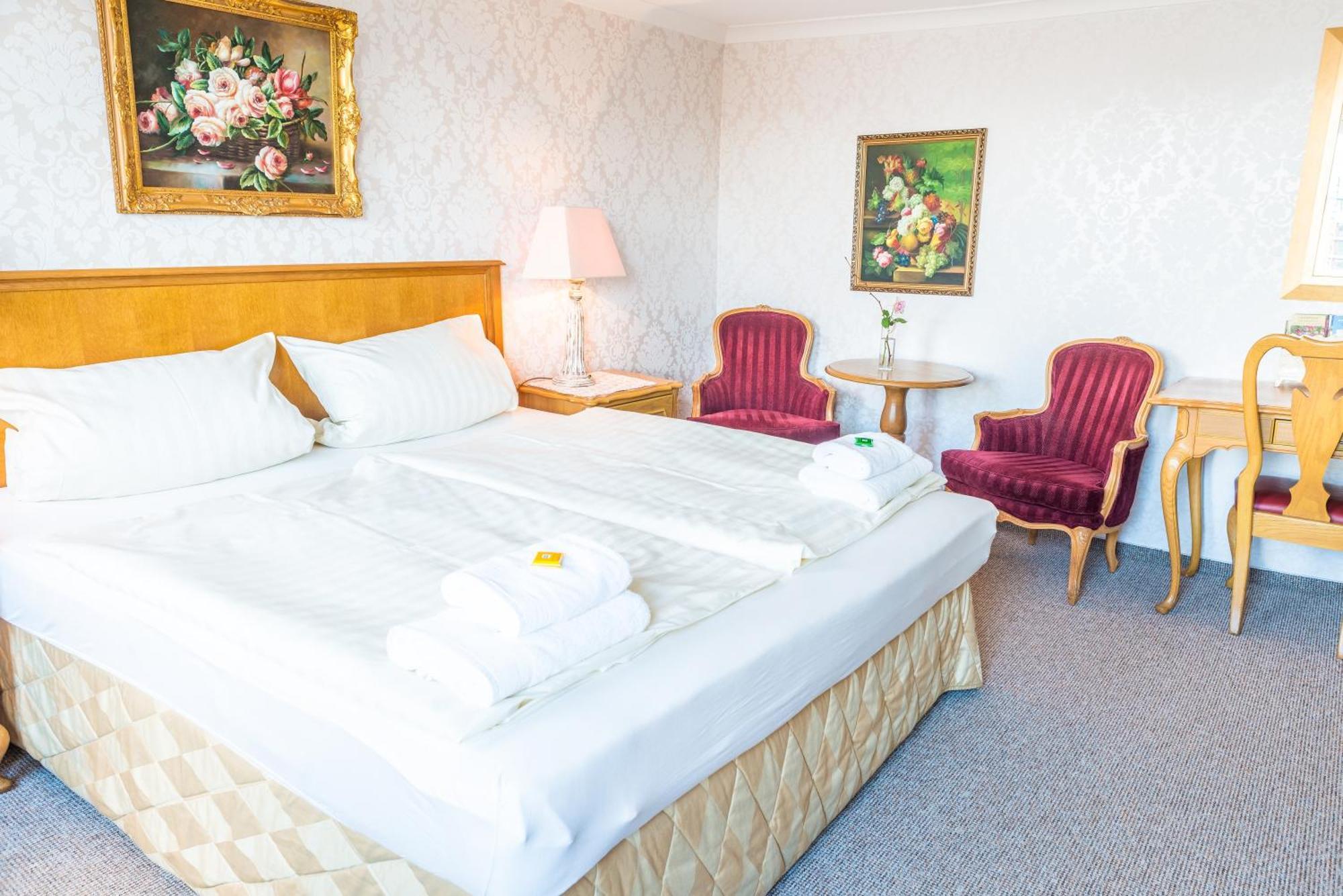 Romantisches Hotel Zur Traube Schwerin Schwerin  Room photo